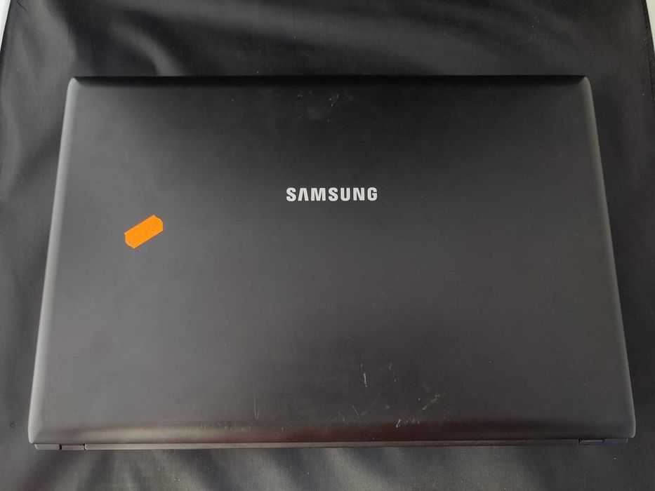 Laptop Samsung NP-R519