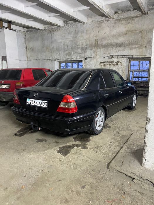 Продам машину срочно торг