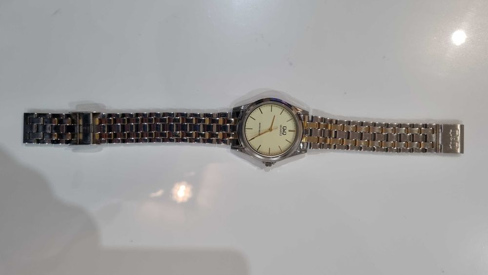 Часовник унисекс Q&Q