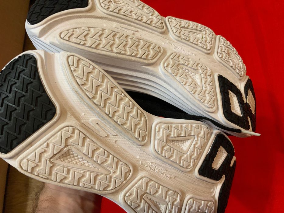 Skechers-оригинални маратонки 38 размер