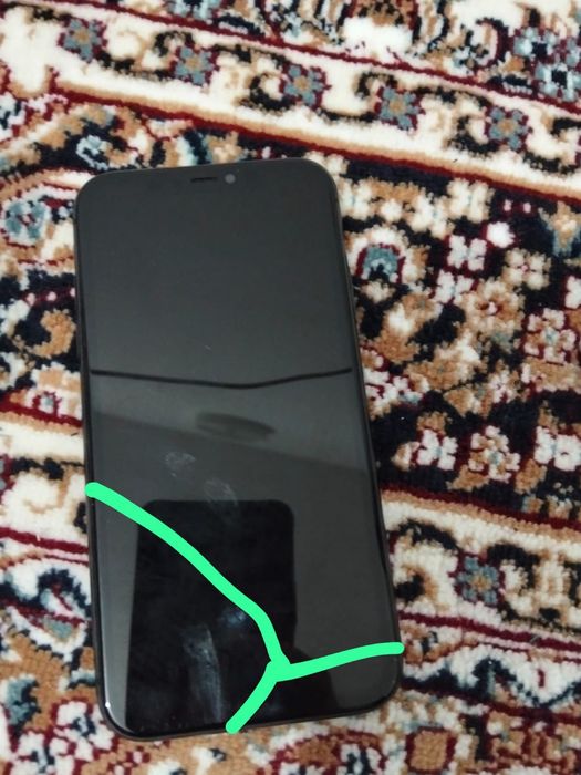 Айфон 11 маленький трещина в экране