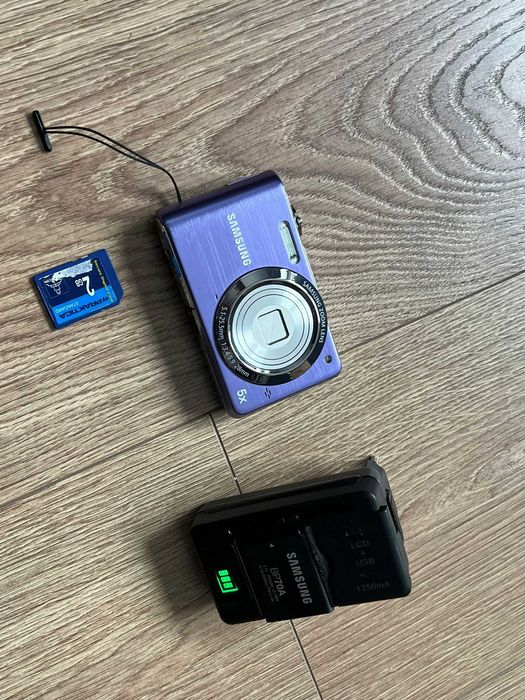 Aparat foto digital Samsung PL80 cu incarcator si card 12 mega pixeli