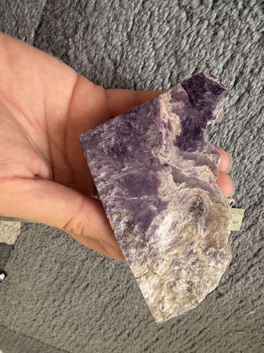 Чароит камень  красивый