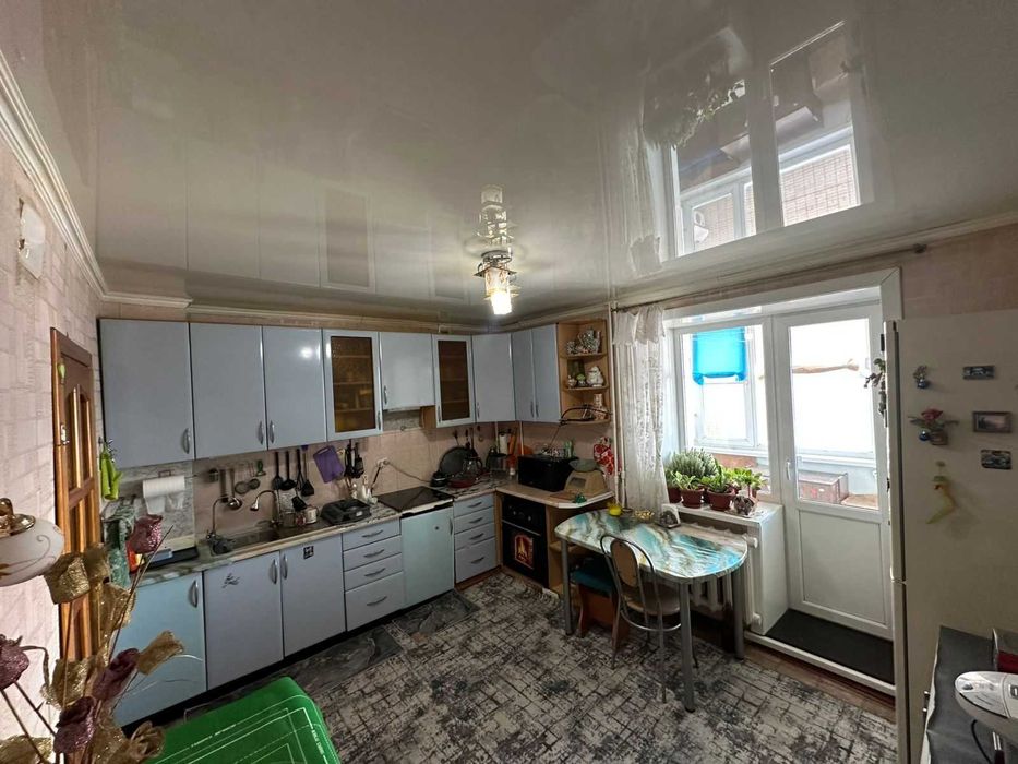 продам 3 комнатную квартиру в районе обл. больницы