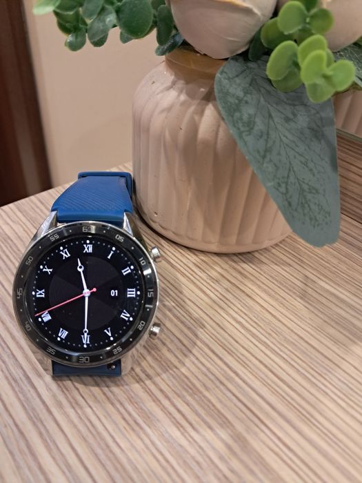 Продавам смарт часовник Huawei Watch 46