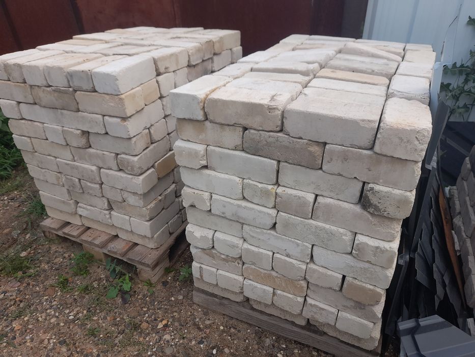 Продам б/у силикатный кирпич.