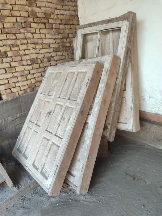 Taxta deraza la sotiladi holati yaxshi oynalari bor