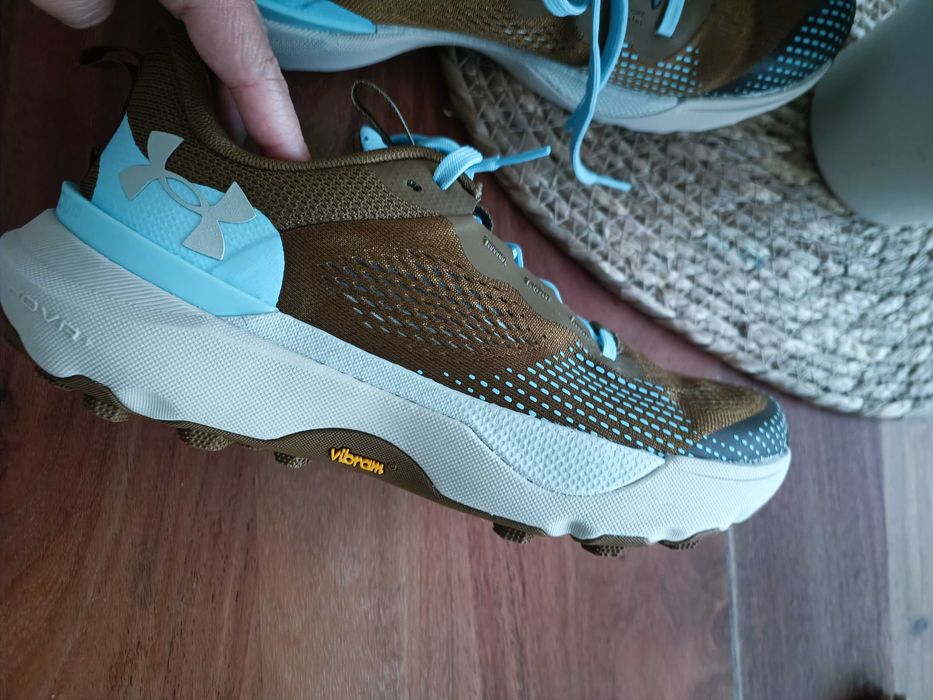 Маратонки under armour