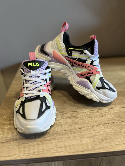 Спортни обувки FILA ELECTROVE 2