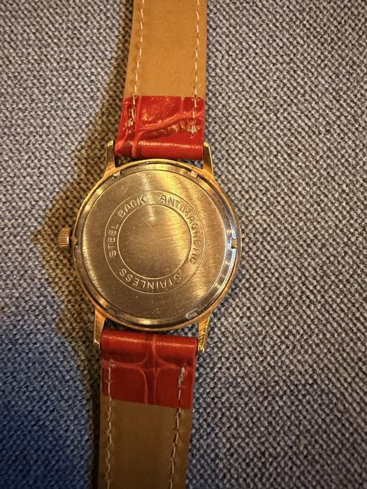 Vand 2 ceasuri ELVES (rusesc ) si Mortima Starmaster(frantuzesc)