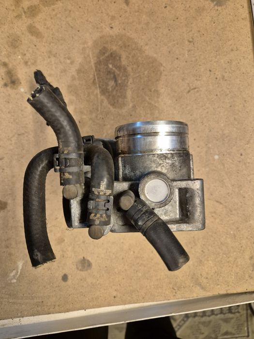 Дросел клапа за 1.6 - 102кс  VW Ауди. Сеат Шкода 2003- 2009г