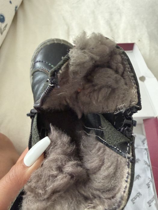 Продам детские зимние сапоги