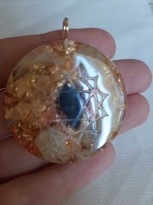 Медальон от епоксидна смола