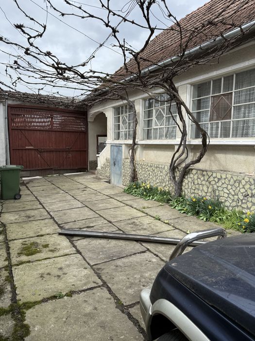 Vand casa in localitatea Vistea de Jos !