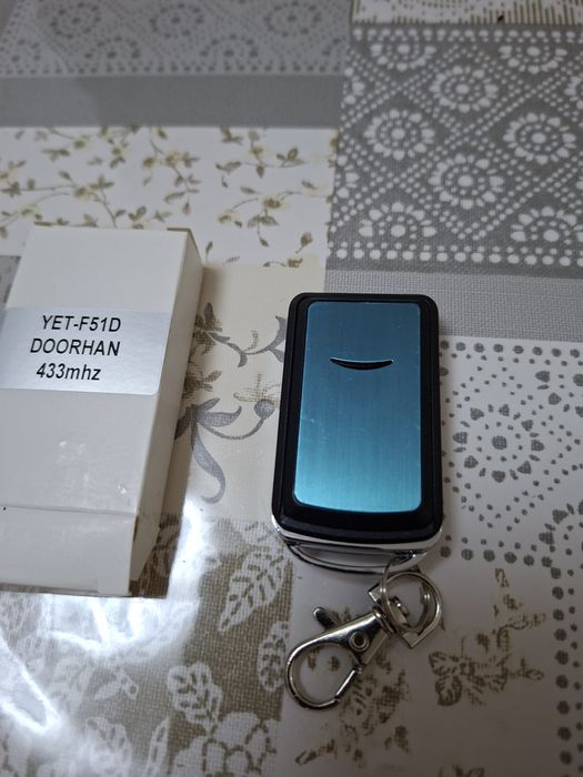Пульт Doorhan для ворот и шлагбаумов.
