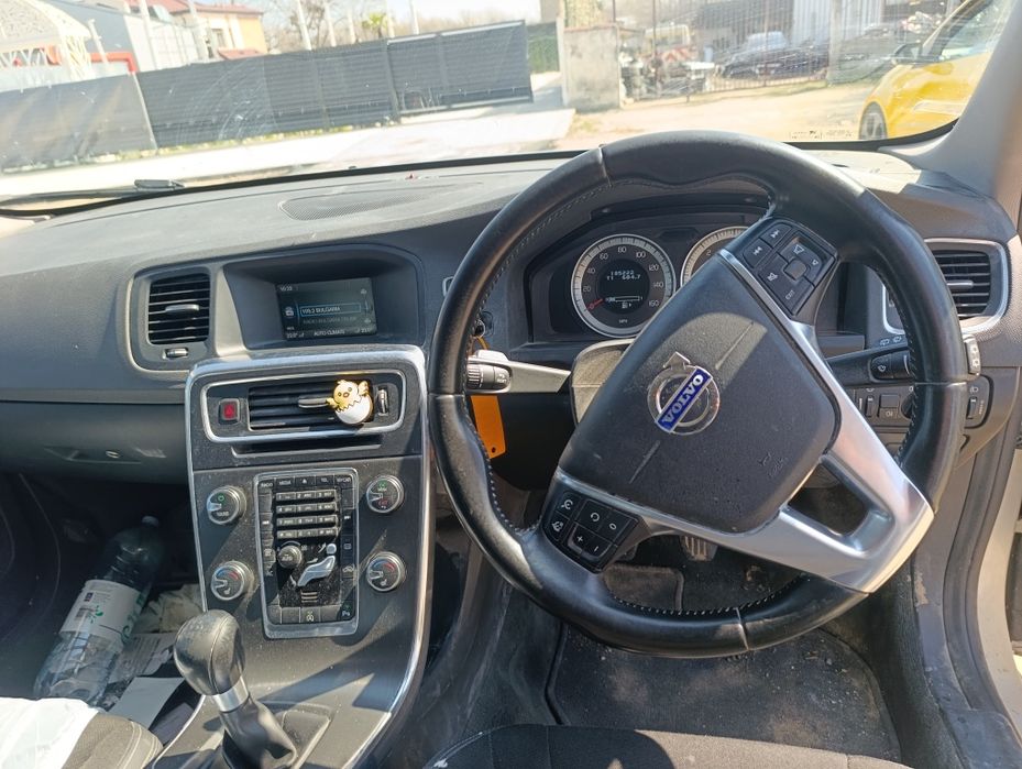 Волво / Volvo V60 2.0 дизел D3 на части