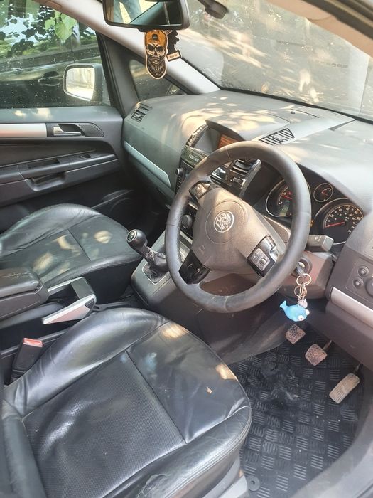 Fata completa / Piese dezmembrari Opel Zafira B OPC 1.7