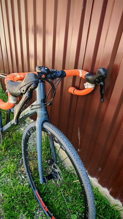 Cube Attain HPA cursiera/gravel/2x11/Shimano 105