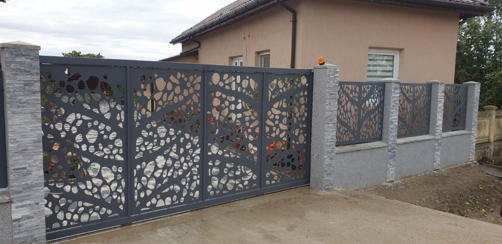 Gard fier forjat, Porti debitate personalizate