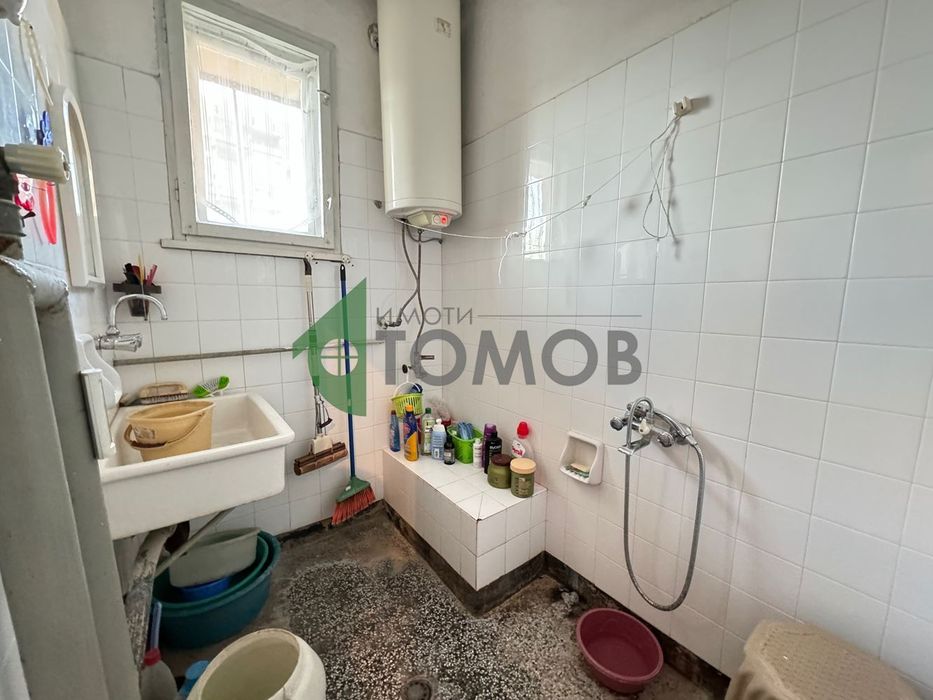 Продава се Четиристаен апартамент в Шумен, Център - 105 кв.м за 1142 €/кв.м - Снимка #5