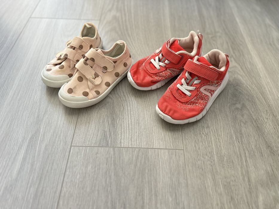 Lot papuci nr. 25 pr fete