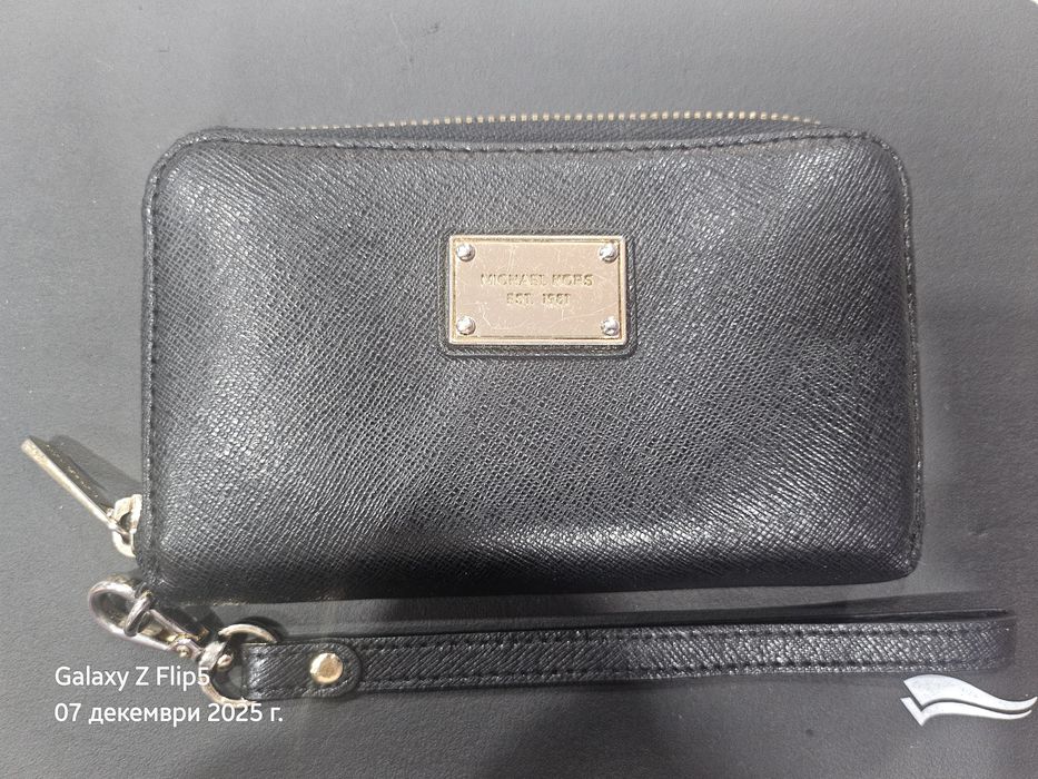 Портфейли Michael Kors