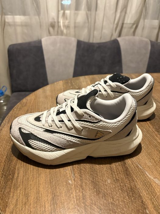 Обувки ADIDAS Lightblaze