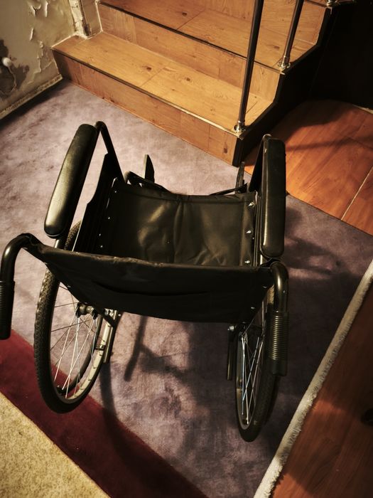 Продам инвалидное кресло