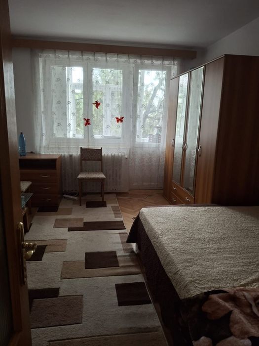 Inchiriez apartament