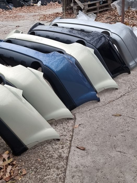 Задний бампер на Subaru Outback BP  2007 год .