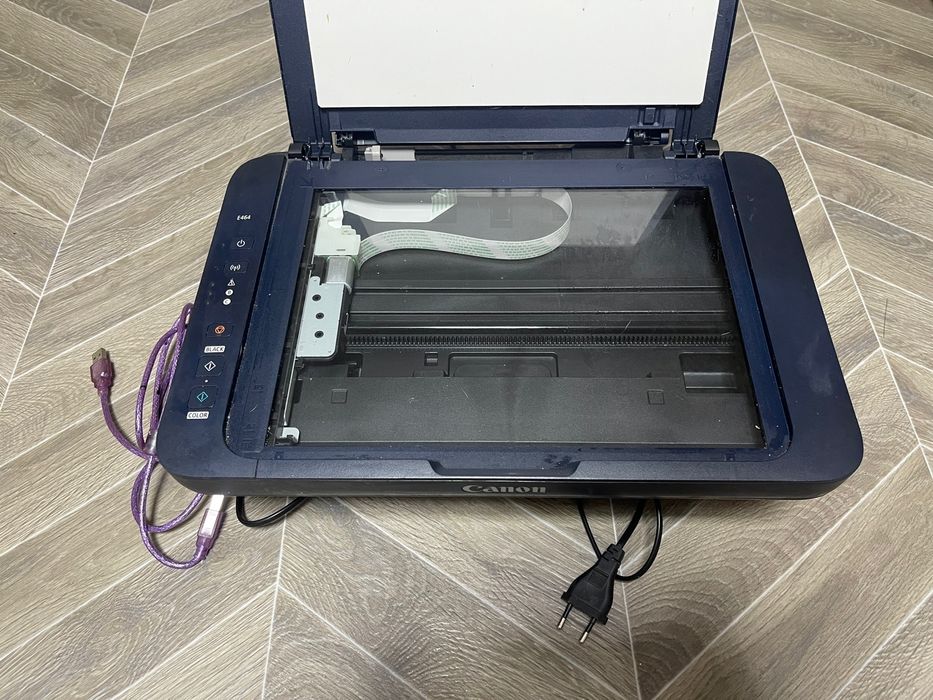 Продам принтер без катритжей