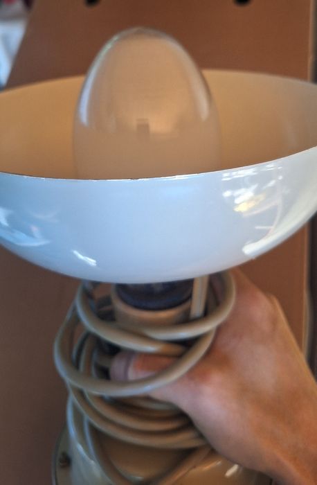 Продам лампу, в исправном состояние