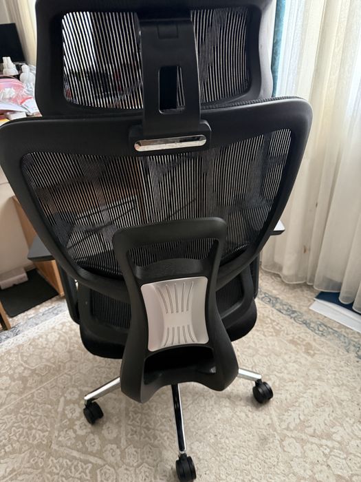 Кресло для офис и компьютер