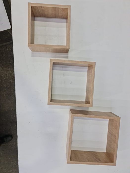 Продам полочки на стену