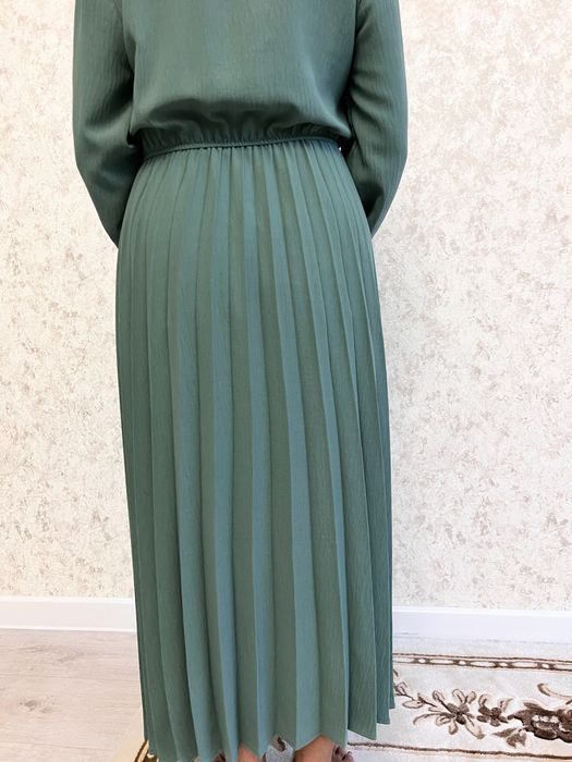 Платье зеленого цвета