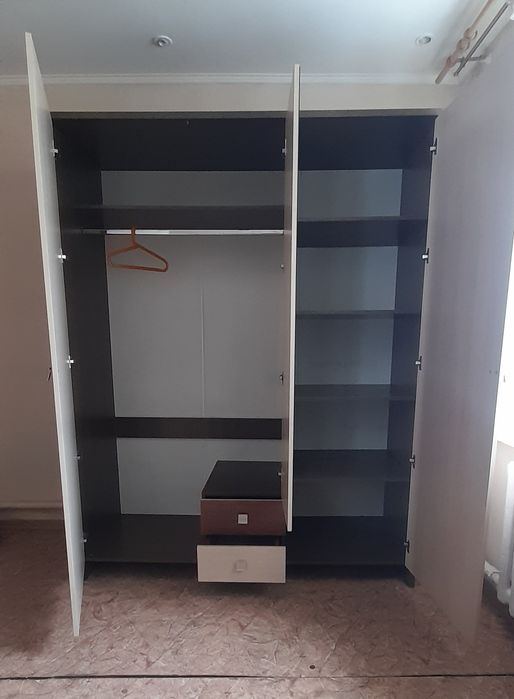 Спальний гарнитур