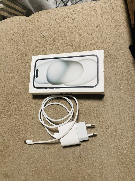 Vand iphone 15 normal