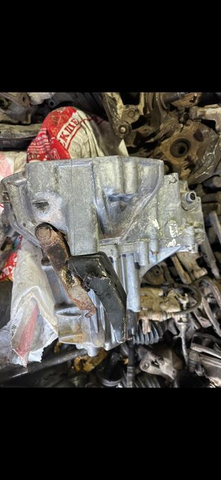 Каропка нисан 1.6 1991год