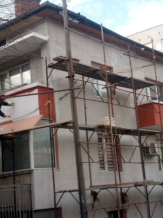 Топлоизолация от скеле със собствено скеле