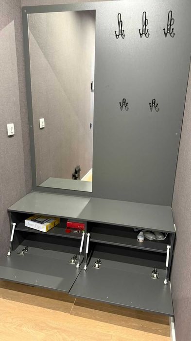 Прихожая вешалка