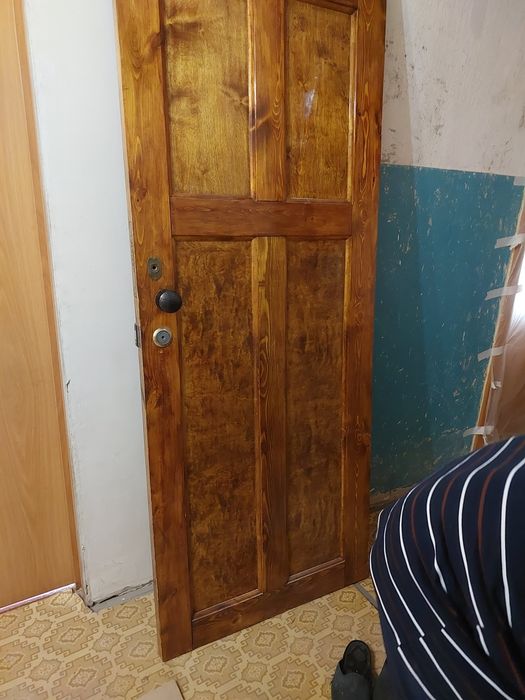 Отдам деревянные двери