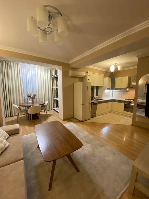 Сдаётся квартира ул Бобура 2/4/5 Высокопотолочка