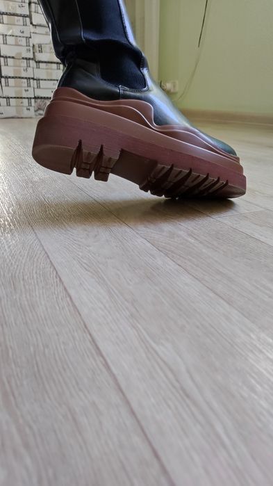 Срочно,Продается демисезонные сапоги!