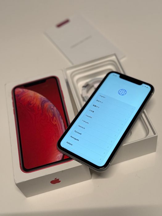 iPhone XR White Piese/Recarosare