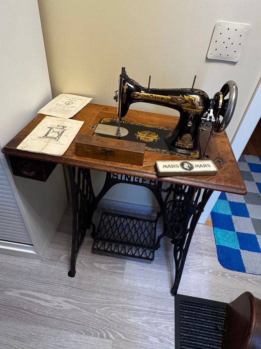 Singer mașina de cusut