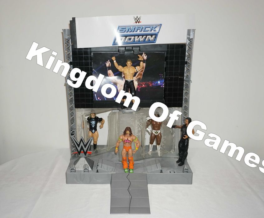 WWE Голям Лот От 25 Кеч Фигури/5бр Кеч Колани/Кеч Рингове/Кеч Сцена