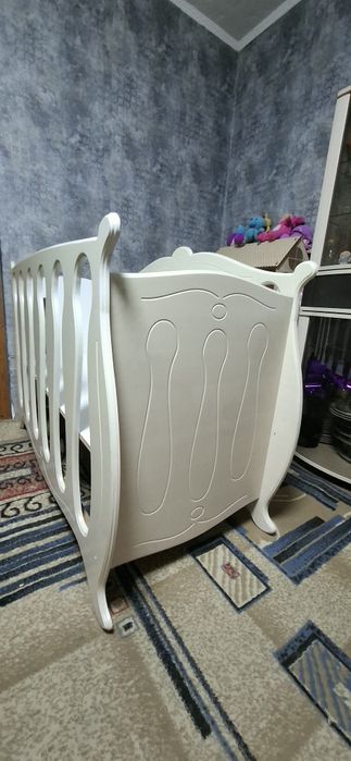 Продам детскую кроватку от 0 до 7 лет.