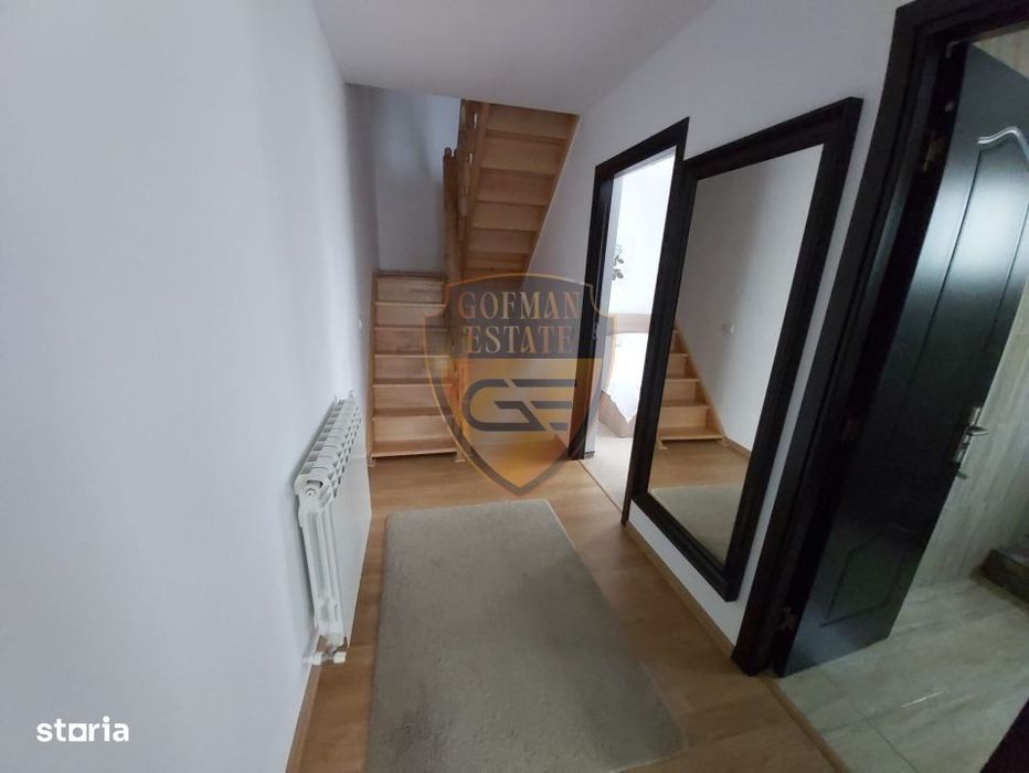 Duplex: P+1+Mansarda: 100mp utili + 100mp curte/parcare , Mamaia Nord,
