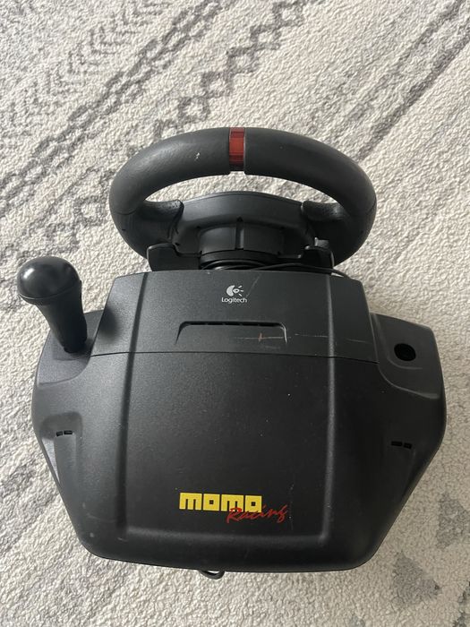 Volan Logitech Momo Racing