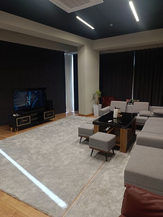 Premium arenda Shayxontohur tumanida 5 qavatli zamonaviy bino